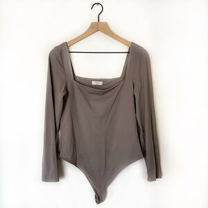 Aritzia Babaton Contour Bodysuit
